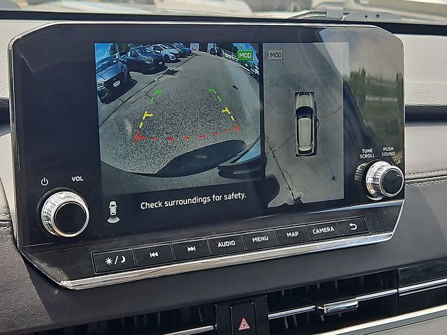 Vehicle image 19 of 32