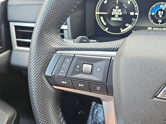 Vehicle image 22 of 32