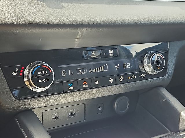 Vehicle image 16 of 32