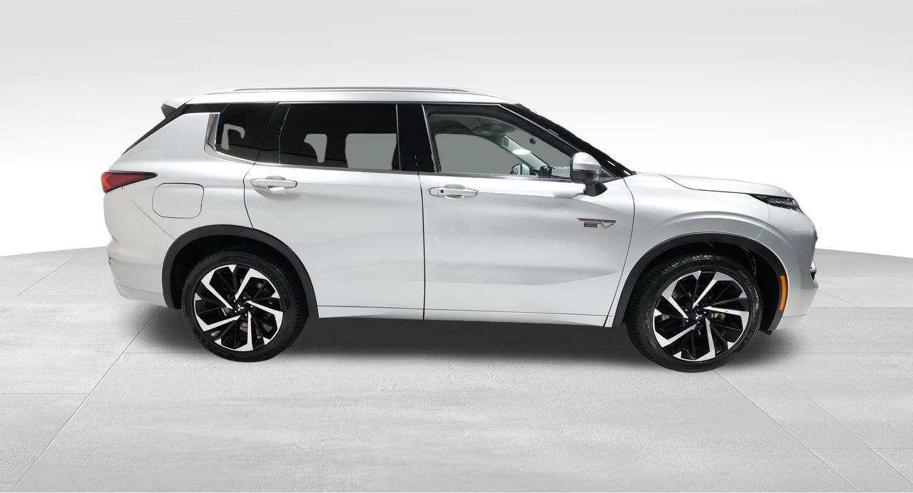 Vehicle image 4 of 33