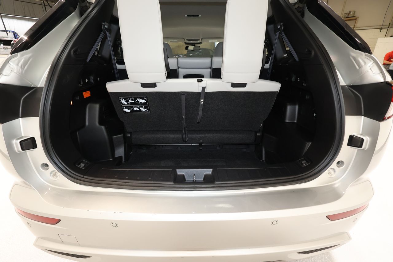 Vehicle image 10 of 33