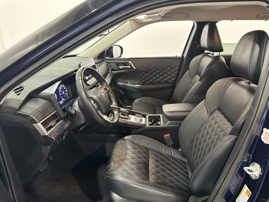 Vehicle image 15 of 47