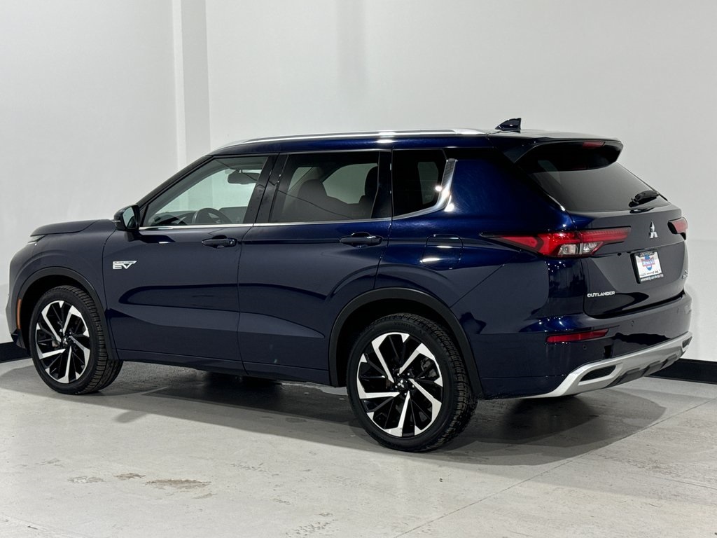 Vehicle image 5 of 47