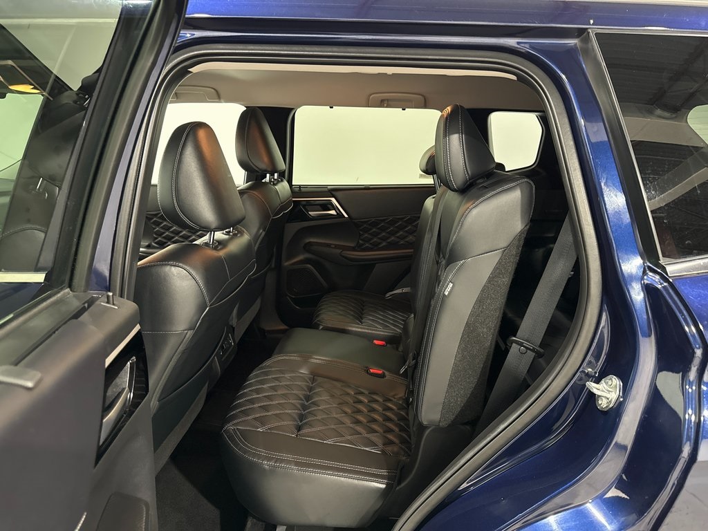 Vehicle image 45 of 47
