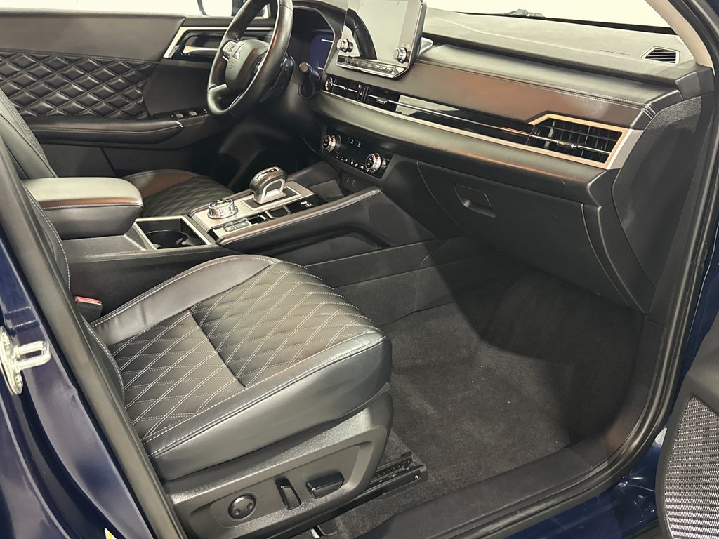 Vehicle image 46 of 47