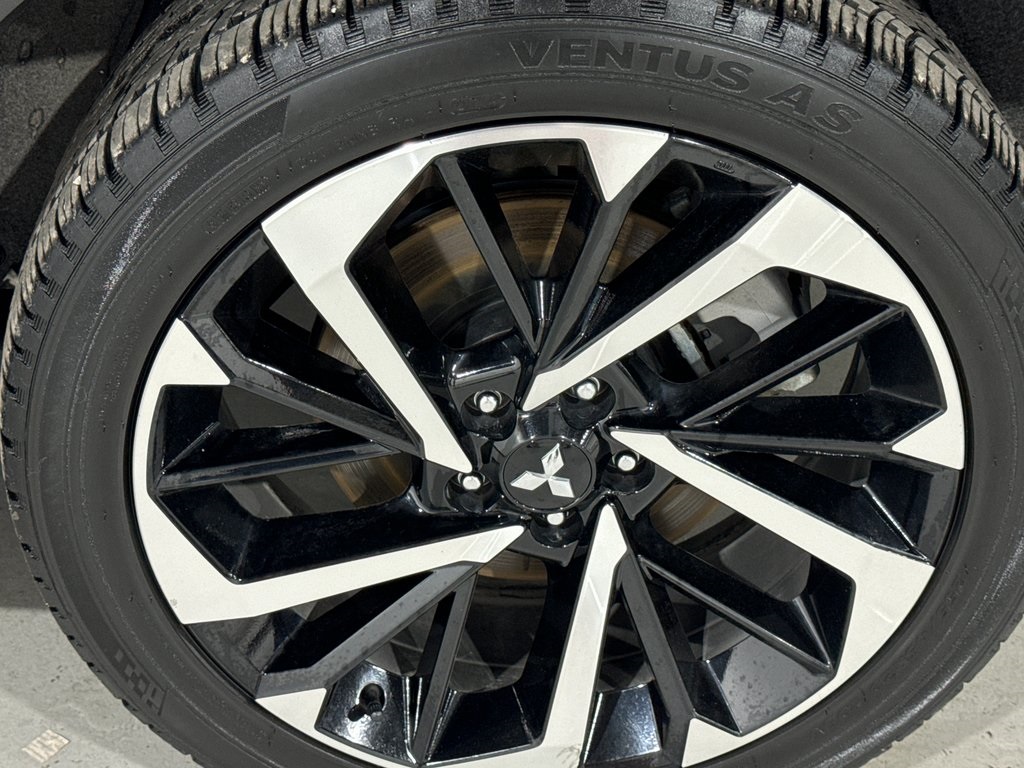 Vehicle image 8 of 47