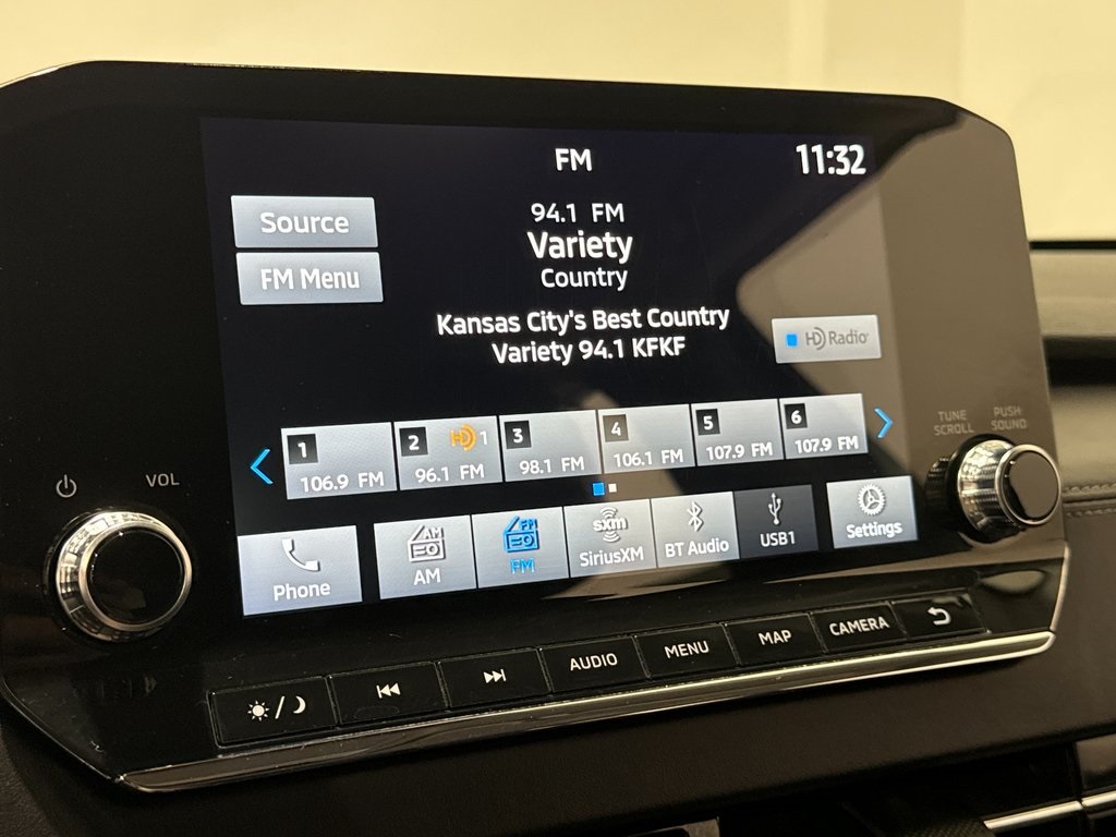 Vehicle image 26 of 47