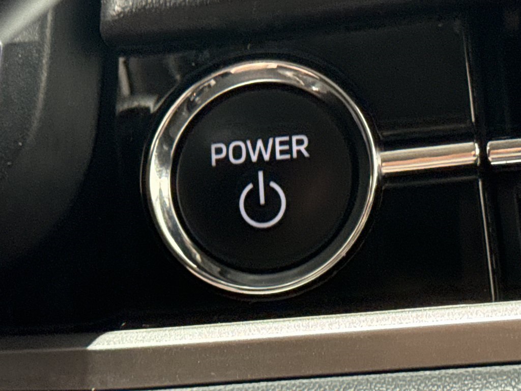Vehicle image 33 of 47