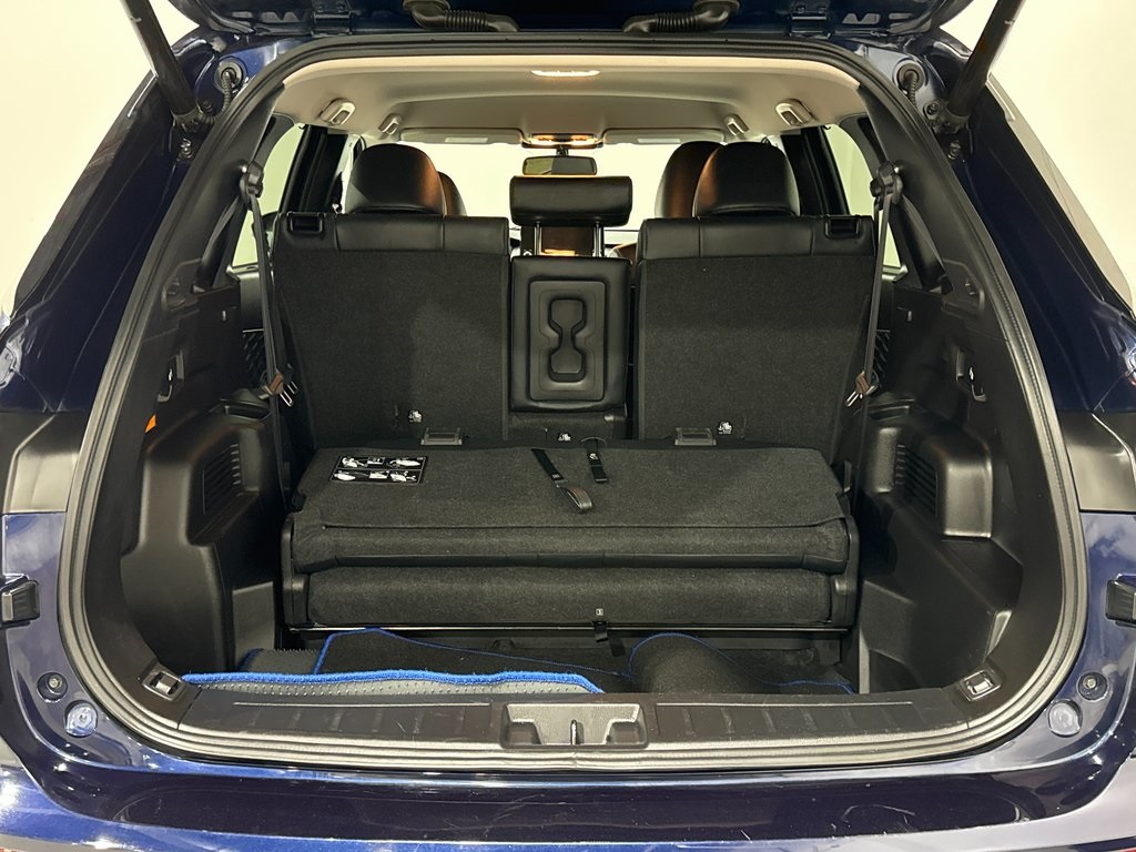 Vehicle image 9 of 47