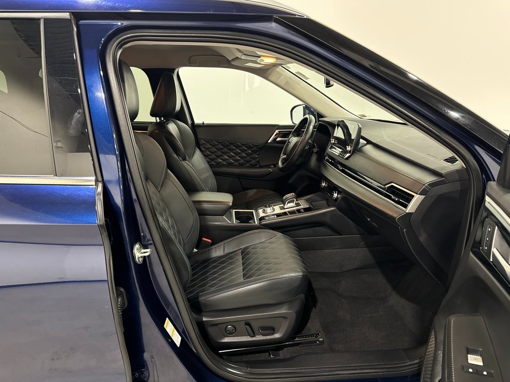 Vehicle image 14 of 47