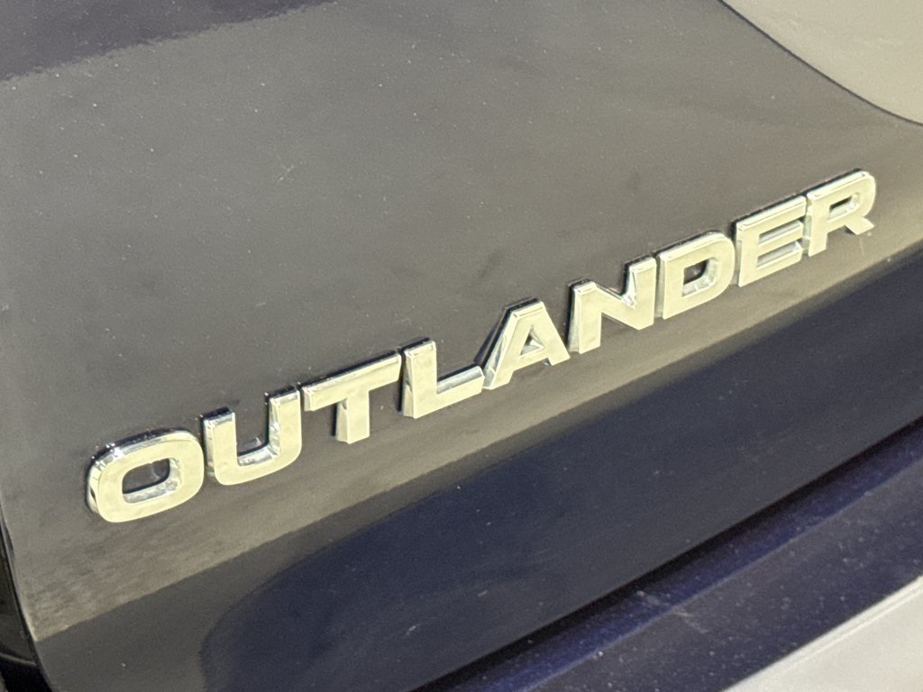 Vehicle image 41 of 47