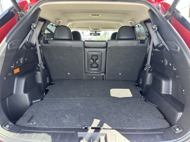 Vehicle image 39 of 51