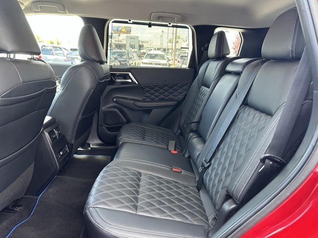 Vehicle image 33 of 51