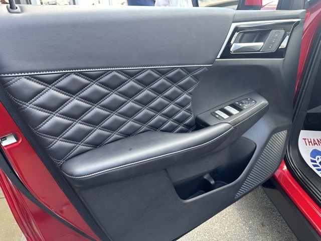 Vehicle image 10 of 51
