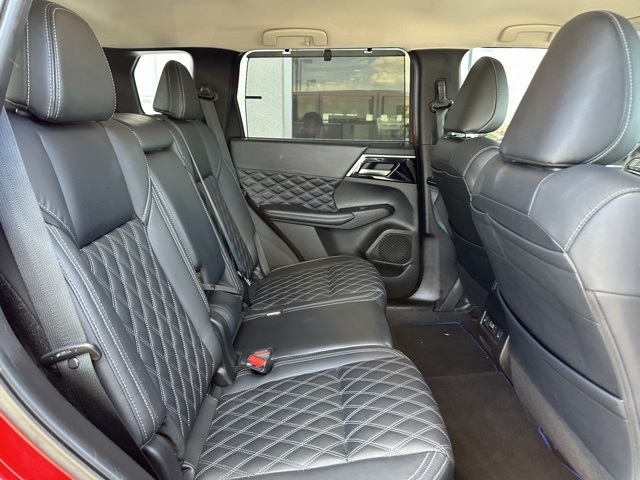 Vehicle image 43 of 51