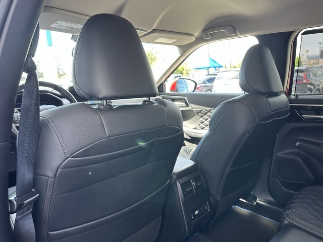 Vehicle image 31 of 51