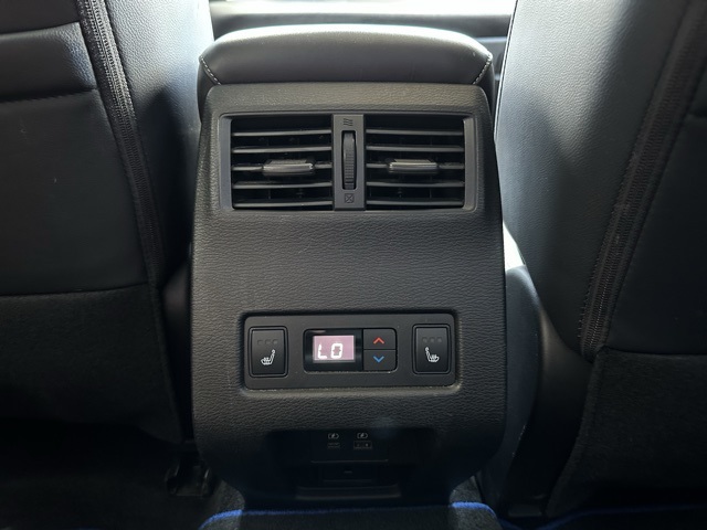Vehicle image 36 of 51