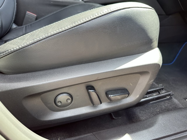 Vehicle image 49 of 51