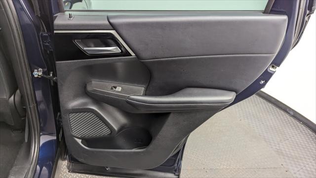 Vehicle image 22 of 42