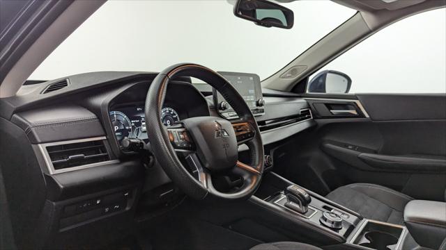 Vehicle image 25 of 42