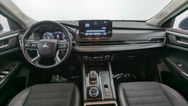 Vehicle image 26 of 42