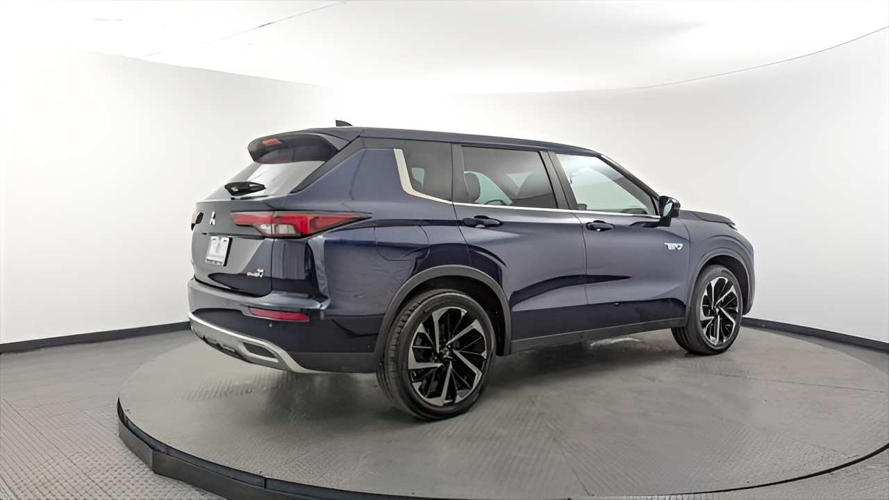Vehicle image 39 of 42