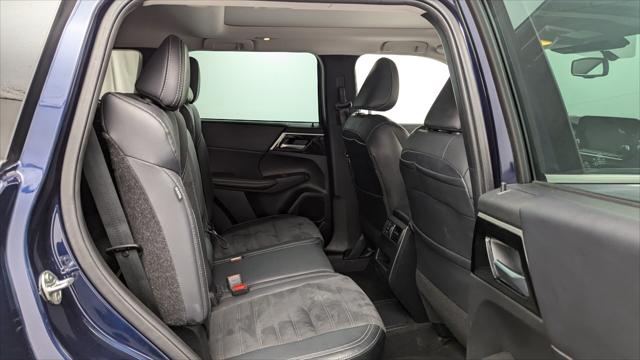 Vehicle image 21 of 42