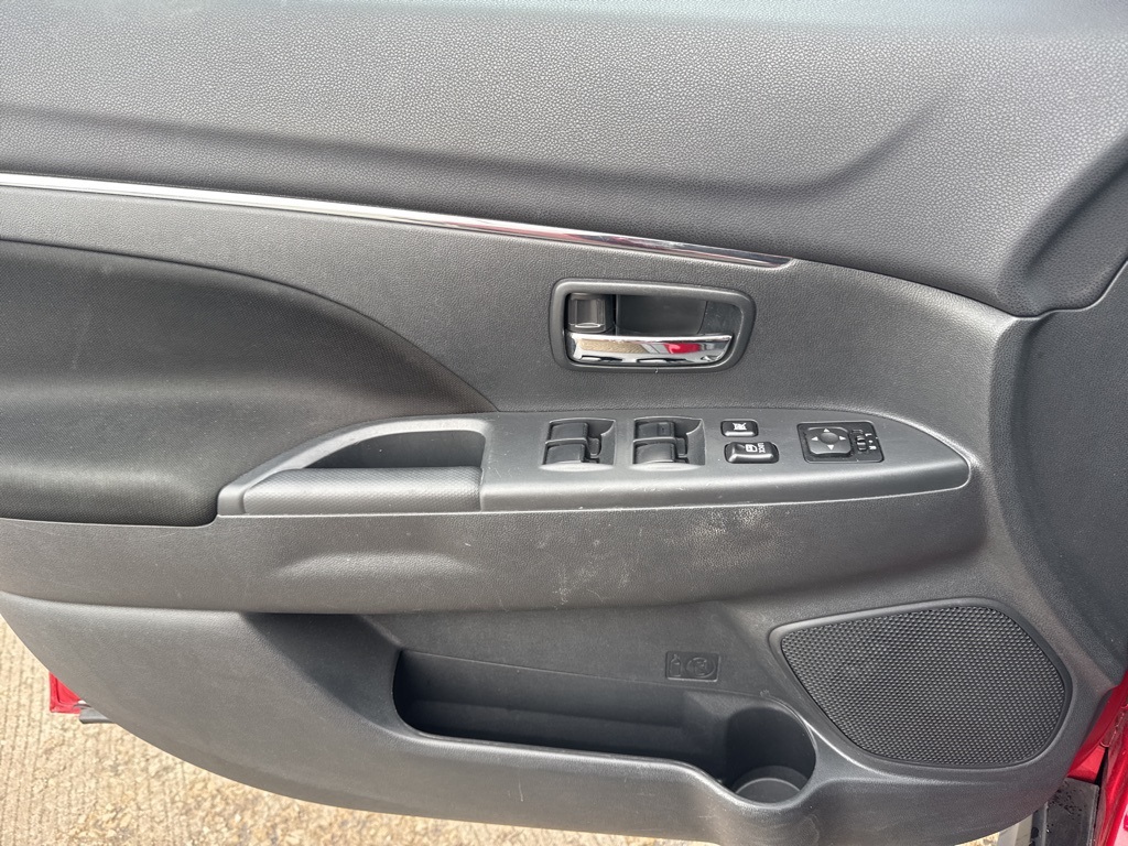 Vehicle image 16 of 22