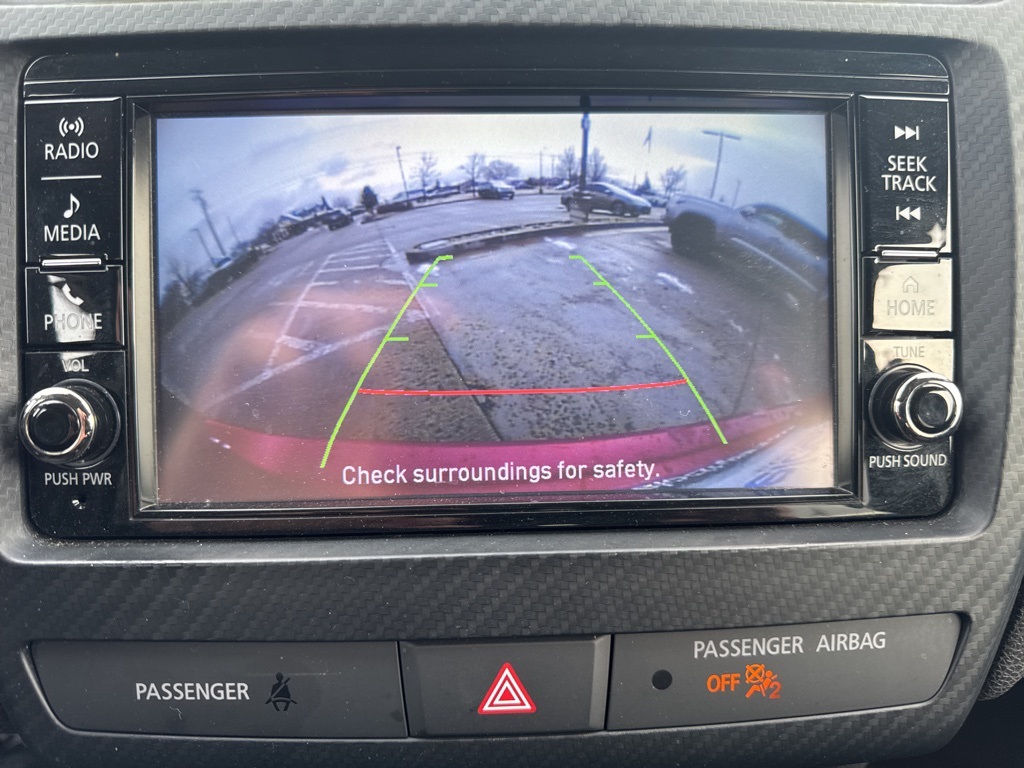 Vehicle image 14 of 22