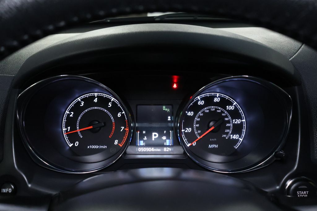 Vehicle image 14 of 34