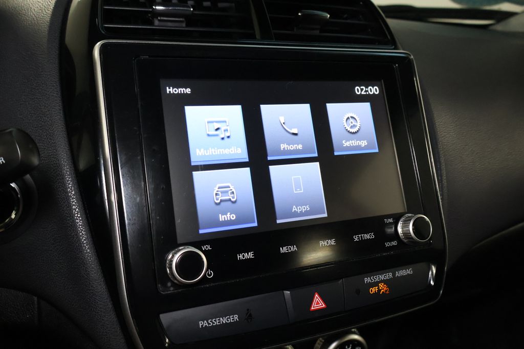 Vehicle image 17 of 34