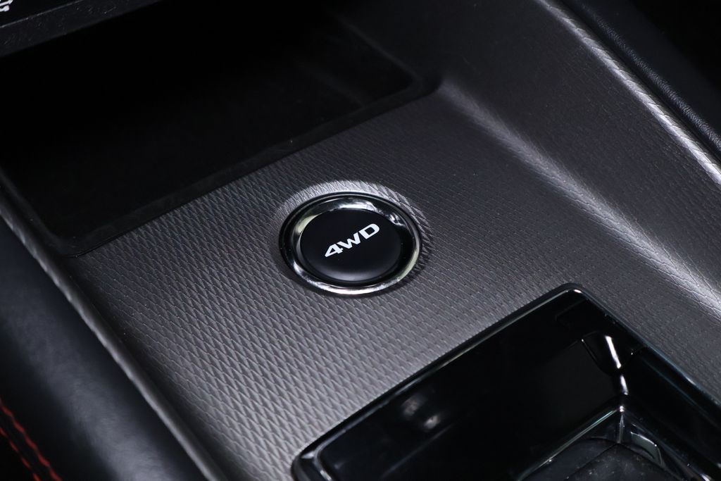 Vehicle image 31 of 34