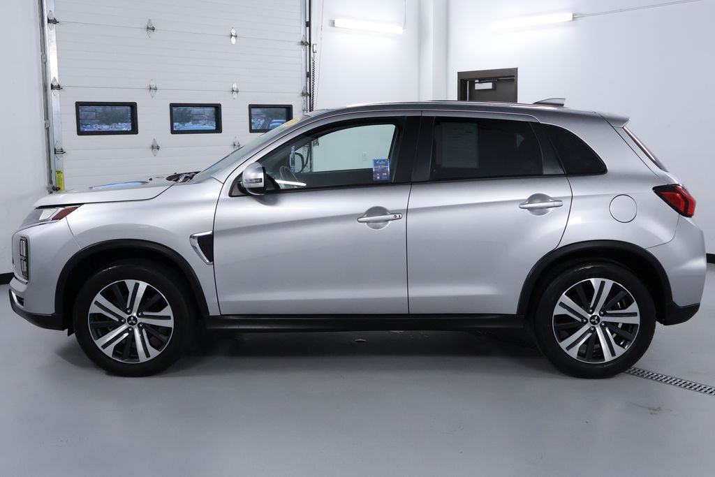 Vehicle image 7 of 34