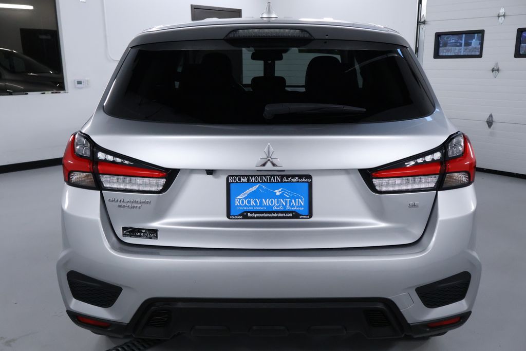 Vehicle image 11 of 34