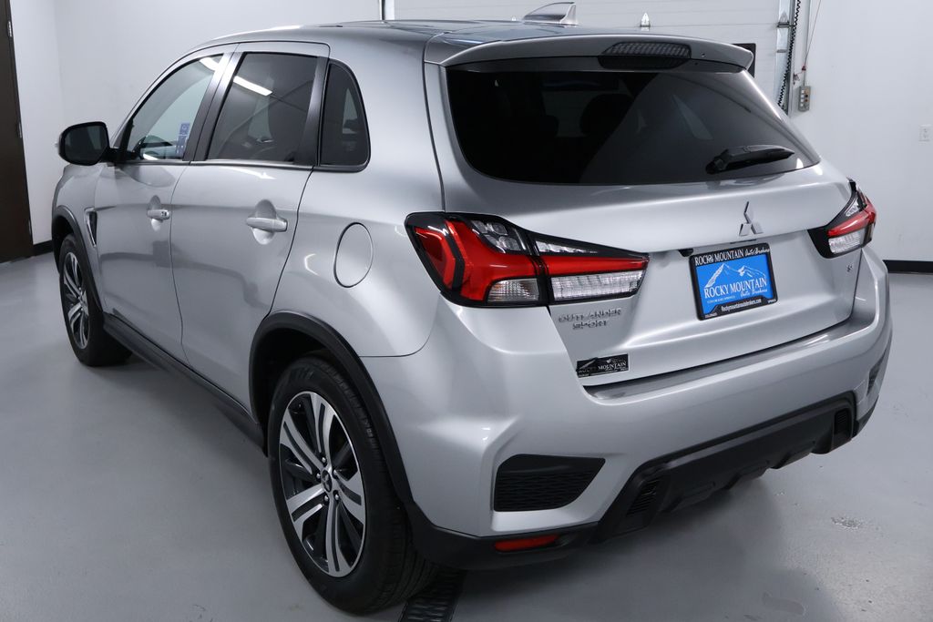 Vehicle image 6 of 34