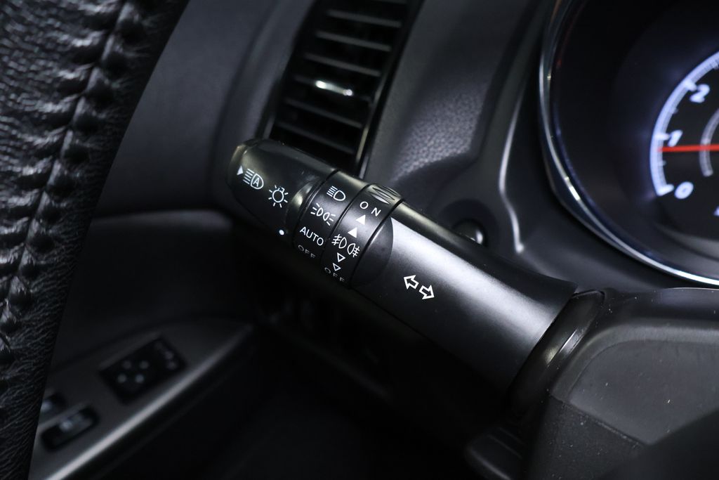 Vehicle image 23 of 34