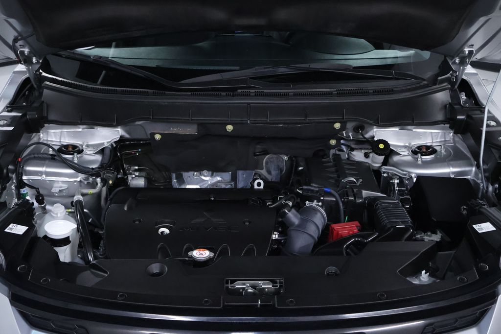 Vehicle image 8 of 34