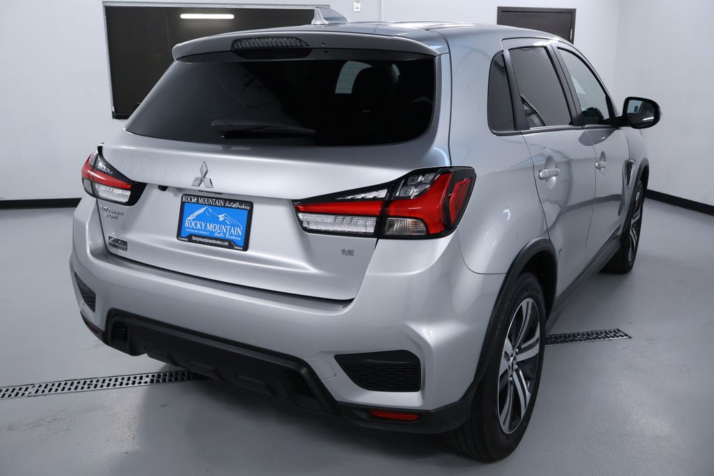 Vehicle image 5 of 34