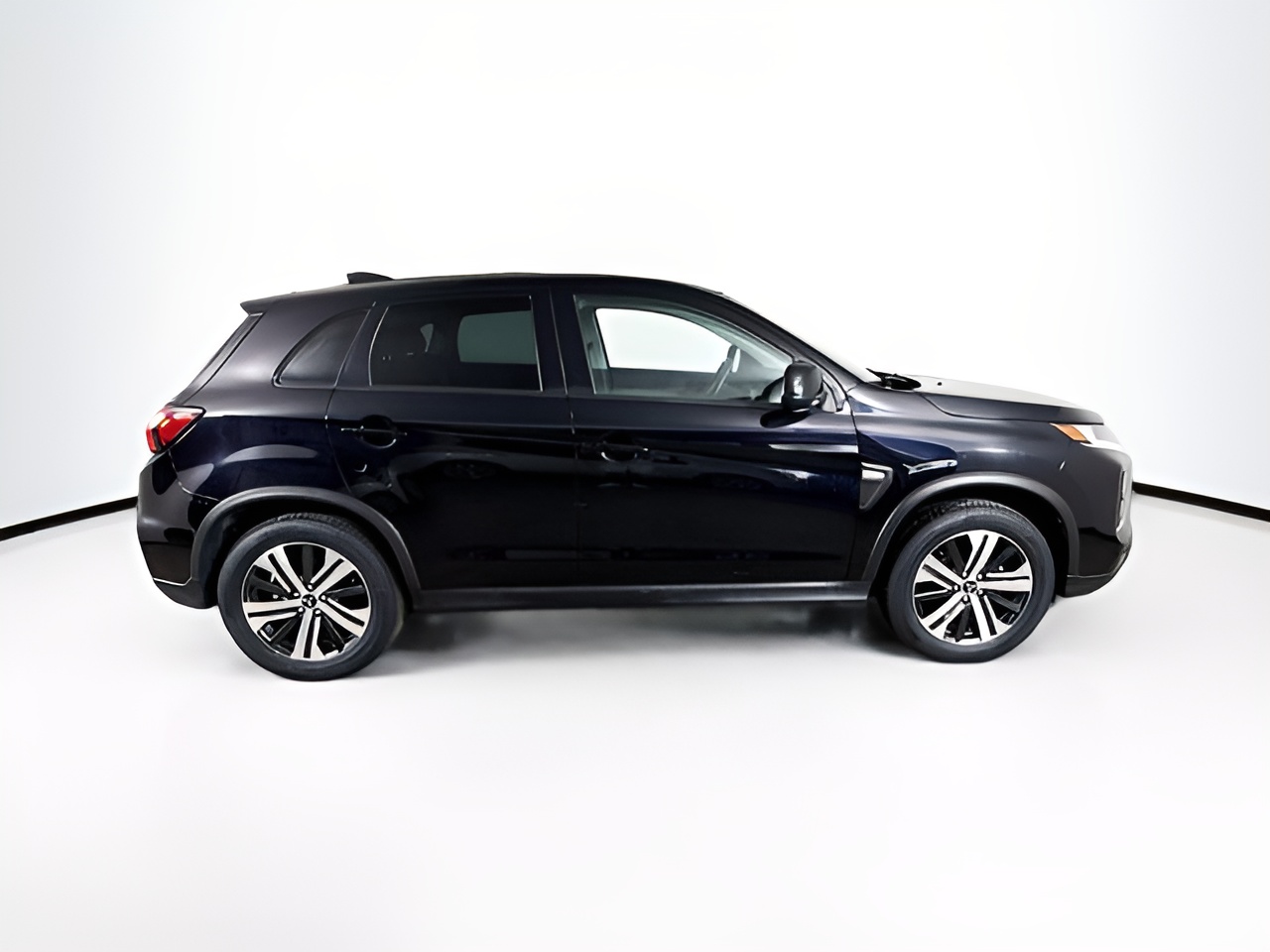 Vehicle image 37 of 41