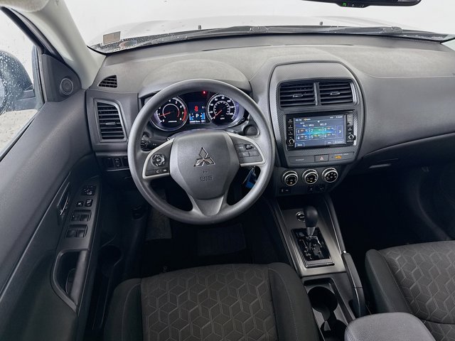 Vehicle image 25 of 41