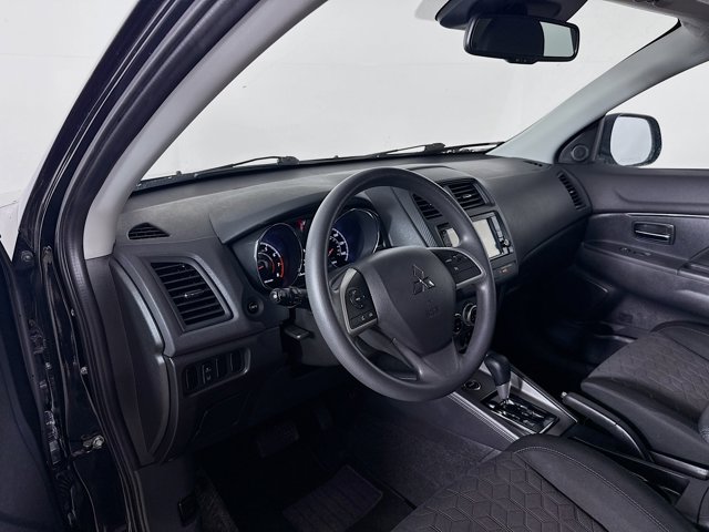 Vehicle image 10 of 41
