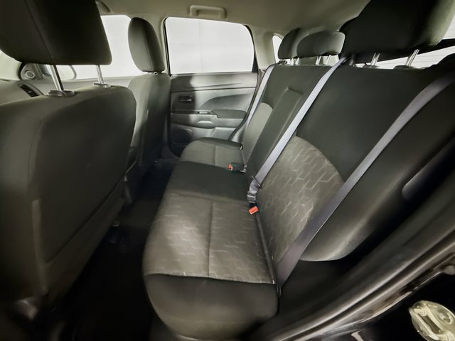 Vehicle image 27 of 41