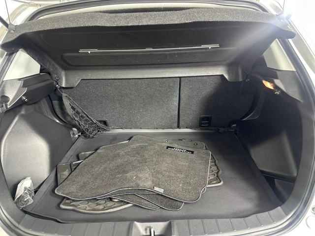 Vehicle image 24 of 27