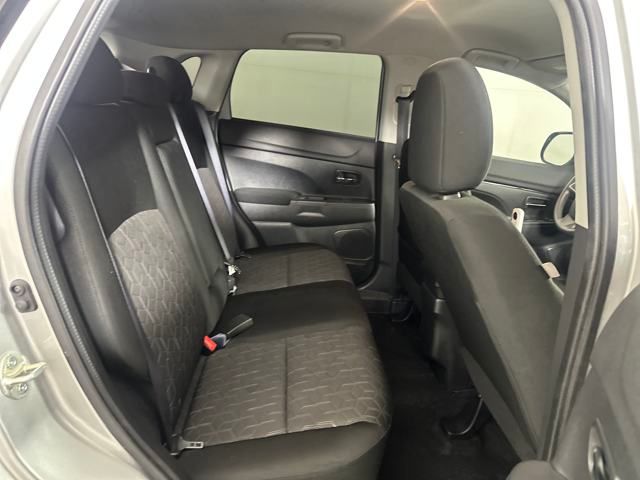 Vehicle image 25 of 27