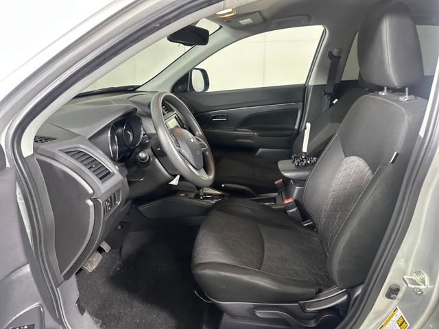 Vehicle image 11 of 27