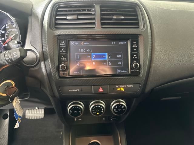 Vehicle image 20 of 27