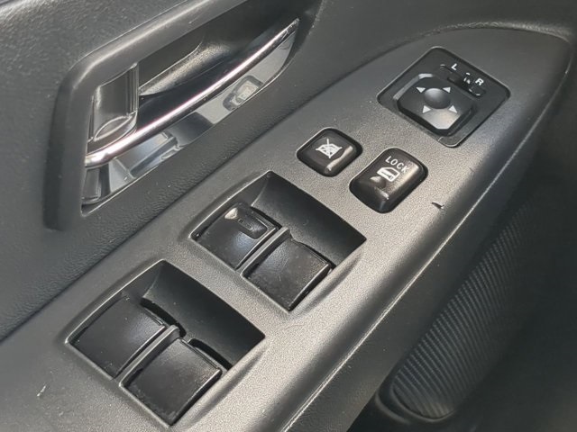 Vehicle image 23 of 26