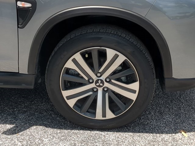 Vehicle image 11 of 26