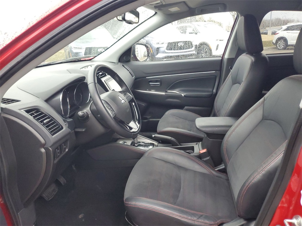 Vehicle image 12 of 31