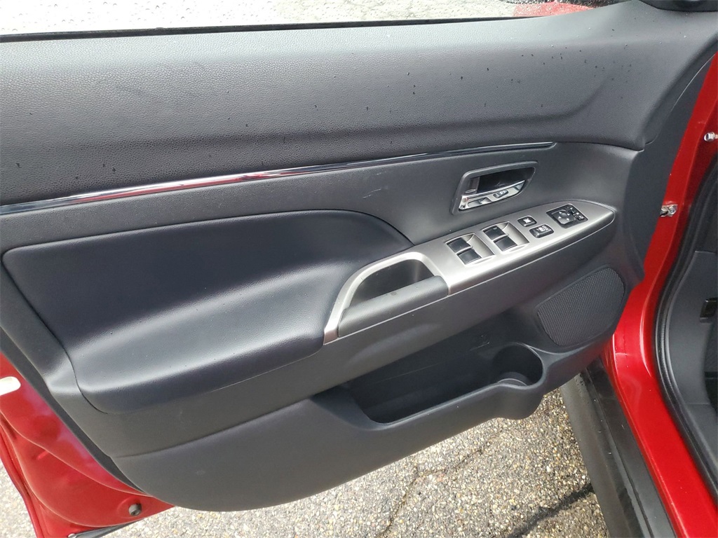 Vehicle image 22 of 31
